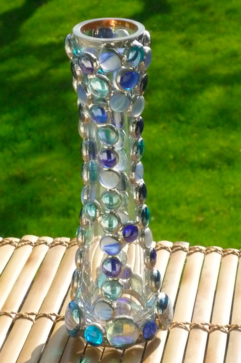 Création d'un vase à base de bouteille en verre fondue